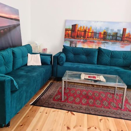 Nana-Eg-80M2 Sanierter Altbau-Parkplatz-Kleiner Garten-Wlan-Netflix-2Zimmer-Kueche-Dusche-Wanne-Waschmaschine Oberhausen  Zewnętrze zdjęcie