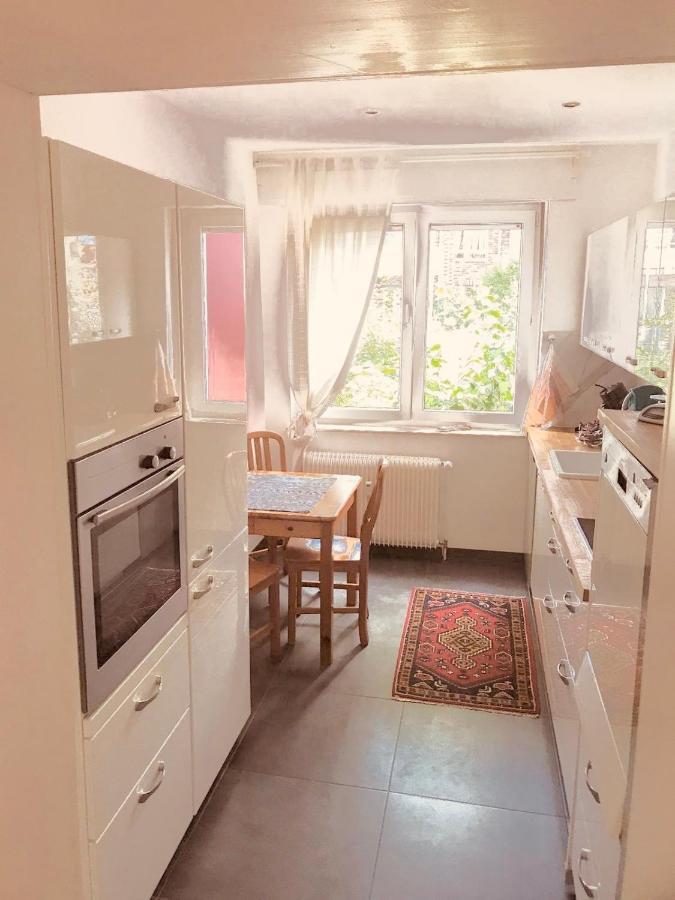 Nana-Eg-80M2 Sanierter Altbau-Parkplatz-Kleiner Garten-Wlan-Netflix-2Zimmer-Kueche-Dusche-Wanne-Waschmaschine Oberhausen  Zewnętrze zdjęcie