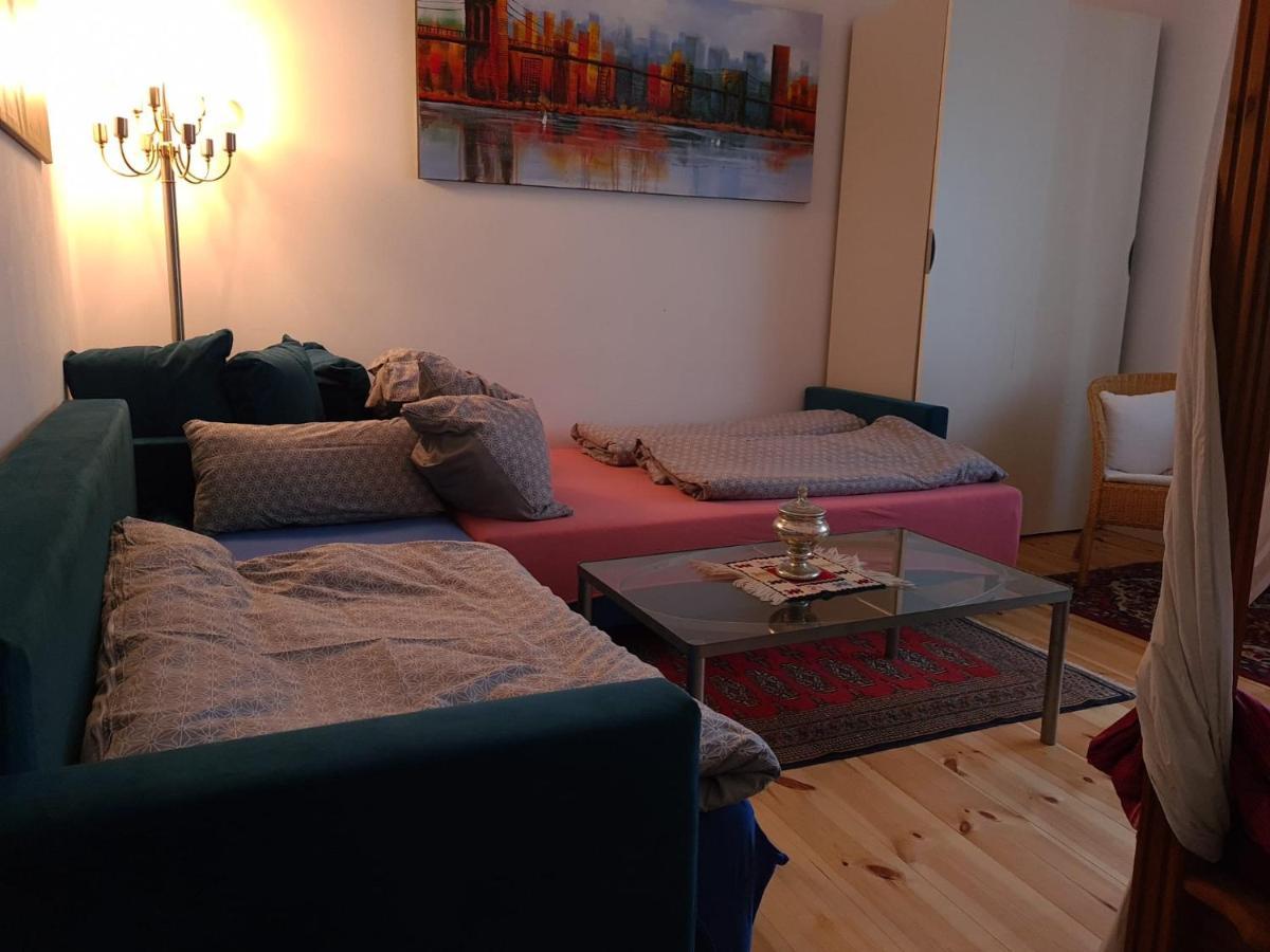 Nana-Eg-80M2 Sanierter Altbau-Parkplatz-Kleiner Garten-Wlan-Netflix-2Zimmer-Kueche-Dusche-Wanne-Waschmaschine Oberhausen  Zewnętrze zdjęcie