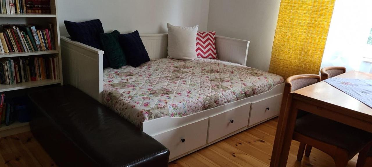 Nana-Eg-80M2 Sanierter Altbau-Parkplatz-Kleiner Garten-Wlan-Netflix-2Zimmer-Kueche-Dusche-Wanne-Waschmaschine Oberhausen  Zewnętrze zdjęcie